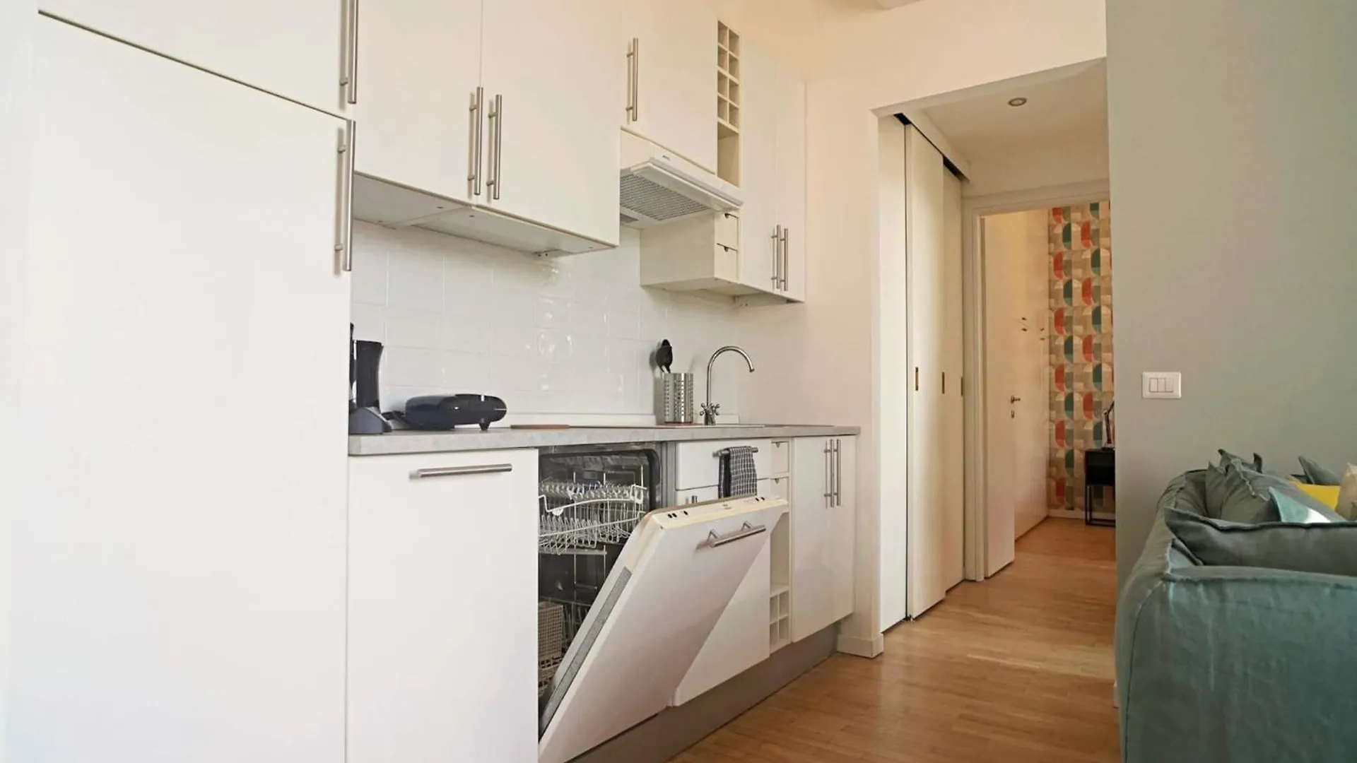 Elegant Apartment Near Central Milan