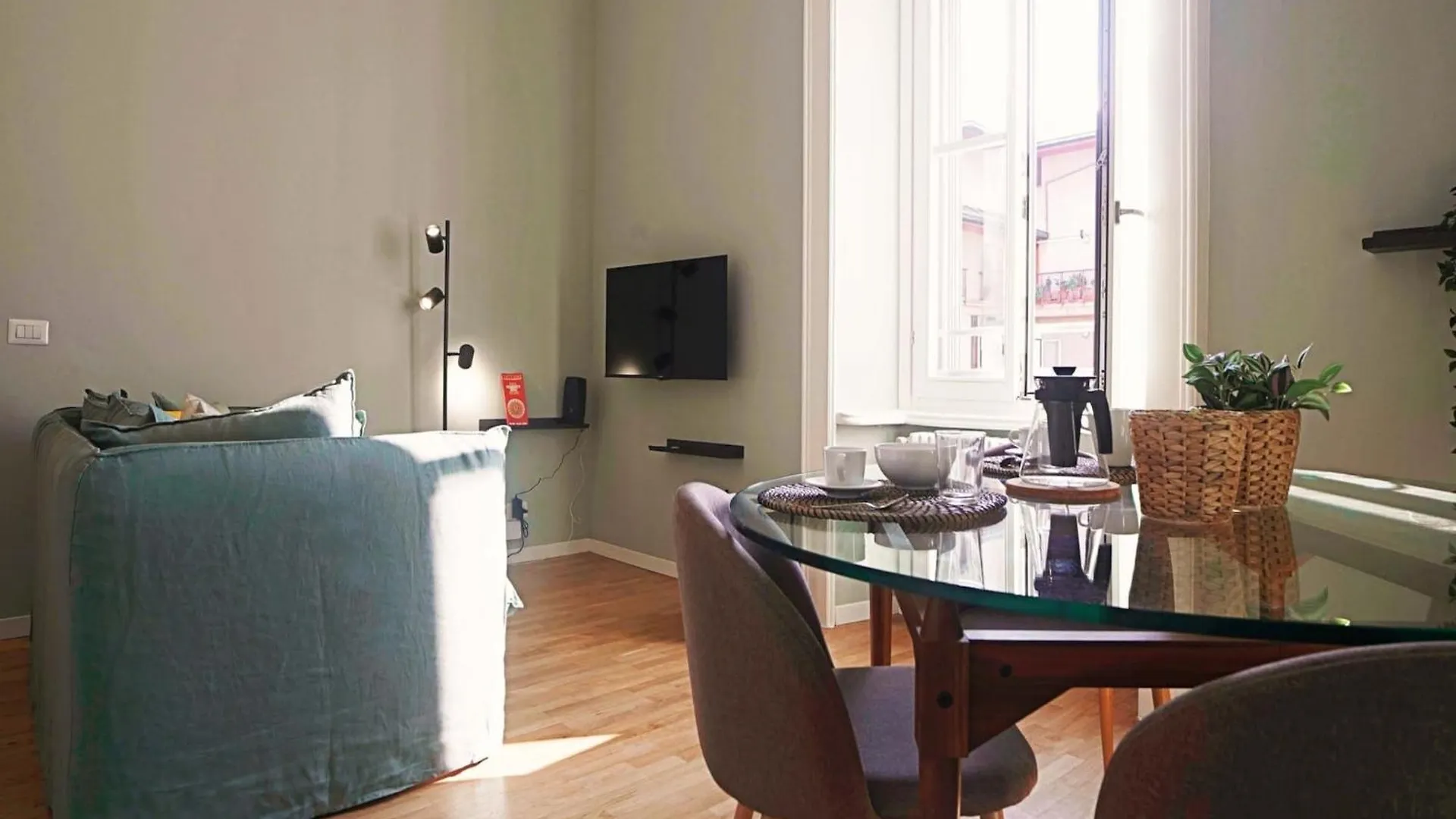 Elegant Apartment Near Central Milan